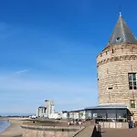 Appartement Havenzicht, gelegen aan zee met zeezicht