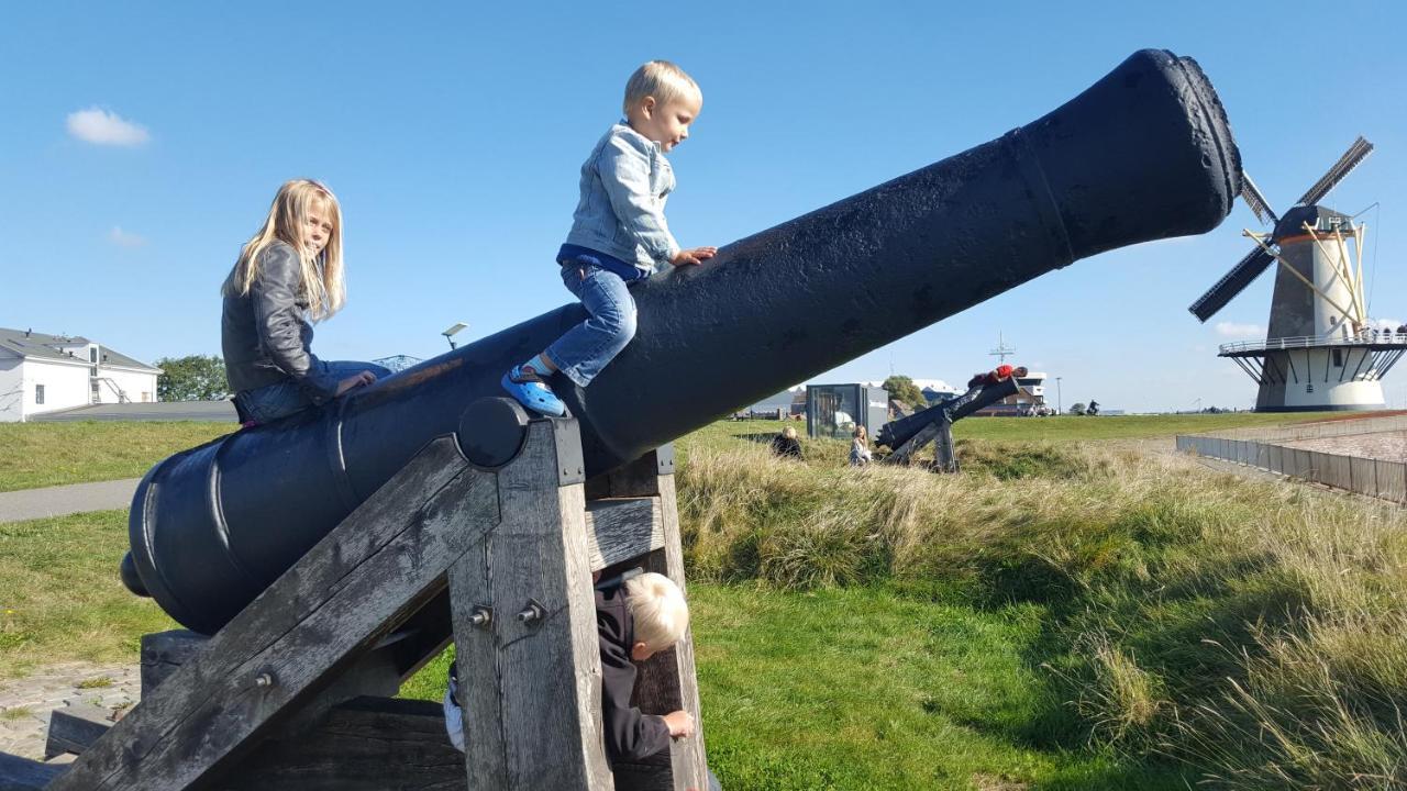 Havenzicht, Gelegen Aan Zee Met Zeezicht Appartement